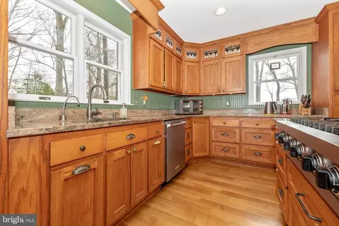 Kitchen - 12124 Palisades Dr, Dunkirk, MD 20754 photo 6 of 7