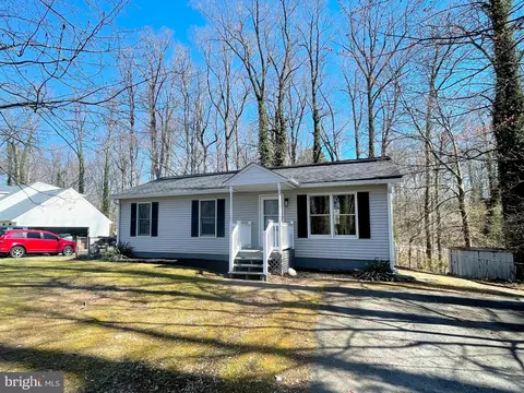 8264 Sycamore Rd, Lusby, MD 20657