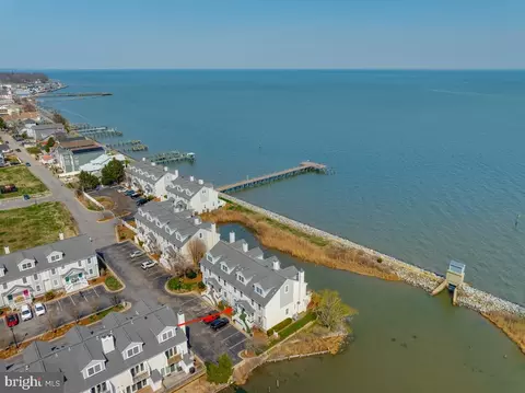 8605 Addison Bridge Pl, Chesapeake Beach, MD 20732