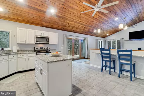 2767 Cove Lake St, Lusby, MD 20657