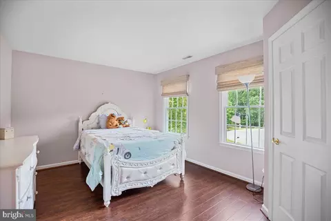 Bedroom - 4060 Loving Dr, Dunkirk, MD 20754 photo 4 of 5