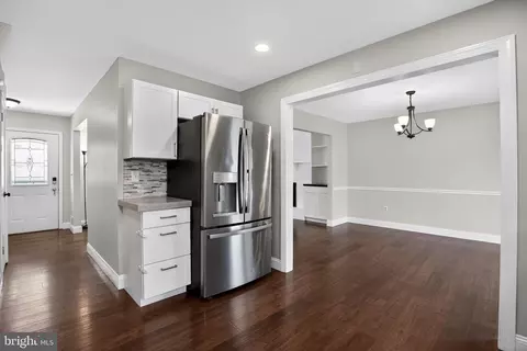 Entry Way - 9607 Cortland Ln, Dunkirk, MD 20754 photo 2 of 5