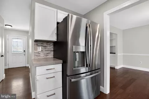Entry Way - 9607 Cortland Ln, Dunkirk, MD 20754 photo 1 of 5