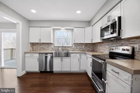 Kitchen - 9607 Cortland Ln, Dunkirk, MD 20754 photo 2 of 3