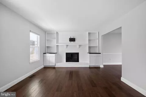 Living - 9607 Cortland Ln, Dunkirk, MD 20754 photo 3 of 6