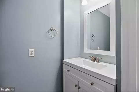 Bath - 9607 Cortland Ln, Dunkirk, MD 20754 photo 2 of 5