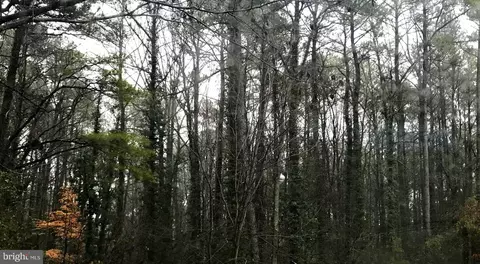 215 Lessin Dr, Lusby, MD 20657