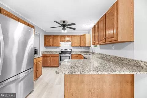 Kitchen - 11951 Prince Ct, Dunkirk, MD 20754 photo 6 of 7
