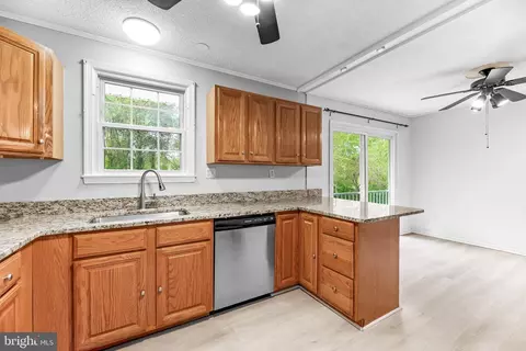 Kitchen - 11951 Prince Ct, Dunkirk, MD 20754 photo 2 of 7