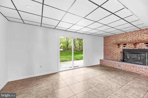 Living - 11951 Prince Ct, Dunkirk, MD 20754 photo 6 of 7