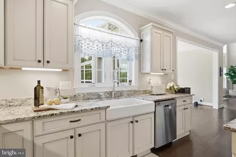 Kitchen - 12732 Legacy Dr, Dunkirk, MD 20754 photo 5 of 8