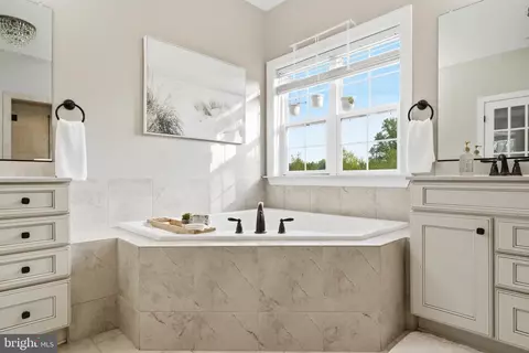 Bath - 12732 Legacy Dr, Dunkirk, MD 20754 photo 6 of 9