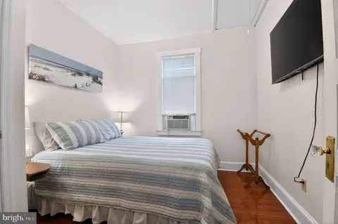 Bedroom - 4041 7th St, North Beach, MD 20714 photo 1 of 7
