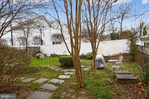 Exterior - 4041 7th St, North Beach, MD 20714 photo 9 of 11