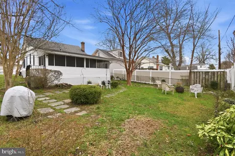 Exterior - 4041 7th St, North Beach, MD 20714 photo 7 of 11