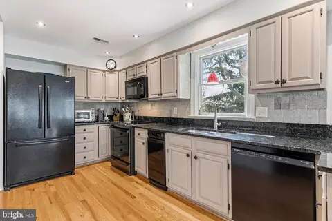 Kitchen - 754 Belle Field Rd #103, Solomons, MD 20688 photo 2 of 2