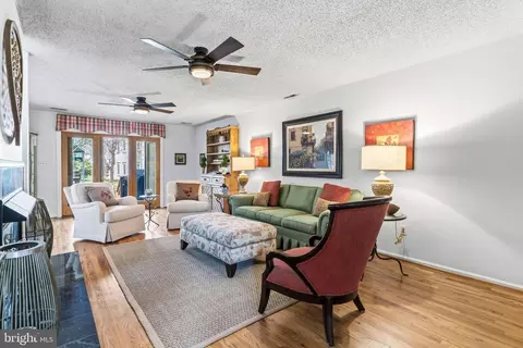 Living - 754 Belle Field Rd #103, Solomons, MD 20688 photo 2 of 3