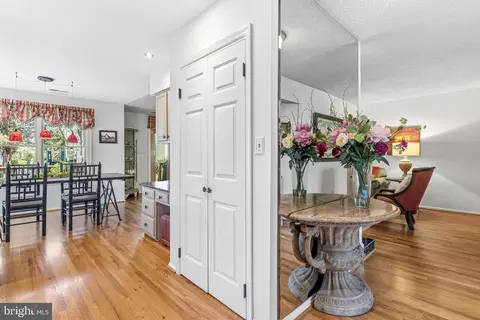 Entry Way - 754 Belle Field Rd #103, Solomons, MD 20688 photo 2 of 4