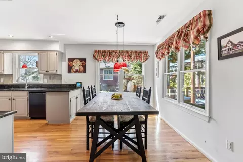 Dining - 754 Belle Field Rd #103, Solomons, MD 20688 photo 2 of 3