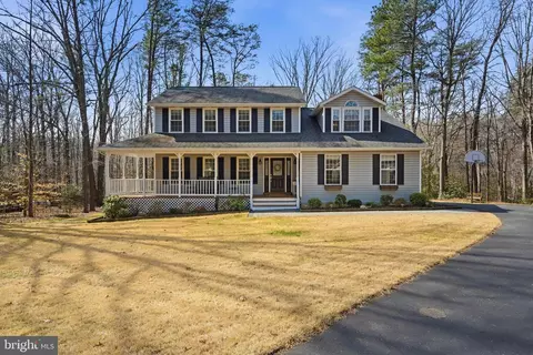 1050 Picture Dr, Saint Leonard, MD 20685
