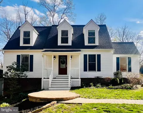 8200 Frances Ln, Owings, MD 20736
