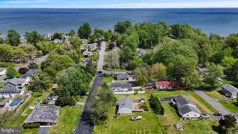 3815 13th St, Chesapeake Beach, MD 20732