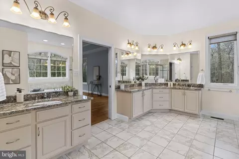 Bath - 4020 Chaney Cove Ct, Dunkirk, MD 20754 photo 1 of 9