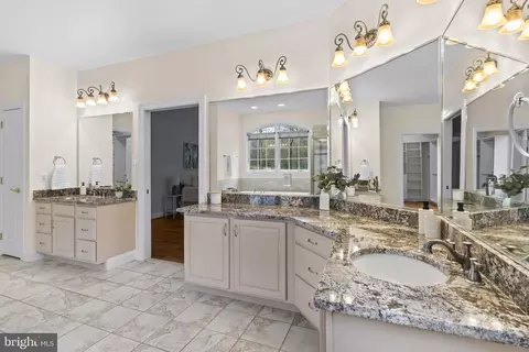 Bath - 4020 Chaney Cove Ct, Dunkirk, MD 20754 photo 2 of 9