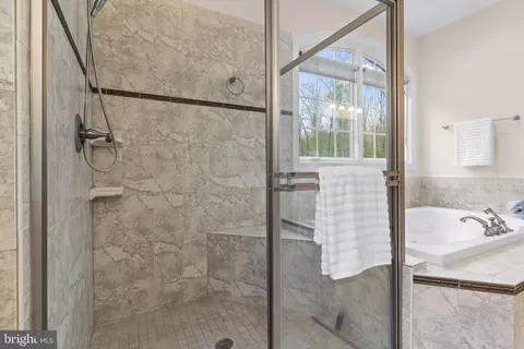 Bath - 4020 Chaney Cove Ct, Dunkirk, MD 20754 photo 4 of 9