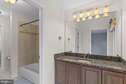 Bath - 4020 Chaney Cove Ct, Dunkirk, MD 20754 photo 6 of 9
