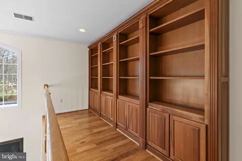 Entry Way - 4020 Chaney Cove Ct, Dunkirk, MD 20754 photo 6 of 7