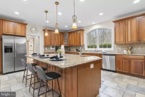 Kitchen - 4020 Chaney Cove Ct, Dunkirk, MD 20754 photo 3 of 10