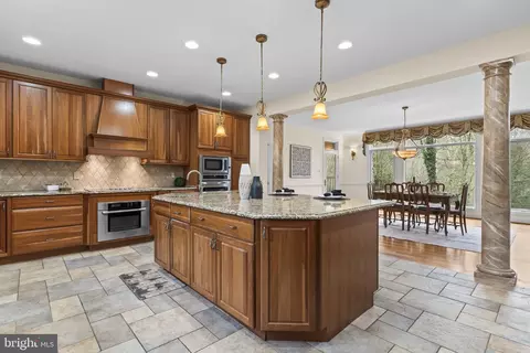 Kitchen - 4020 Chaney Cove Ct, Dunkirk, MD 20754 photo 5 of 10
