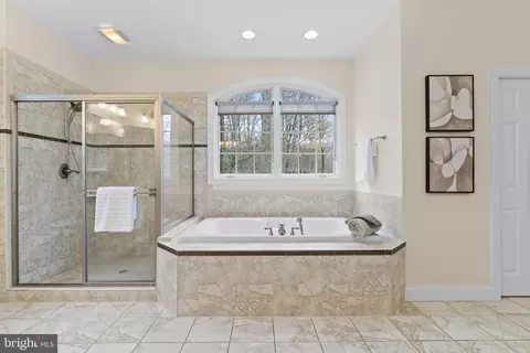 Bath - 4020 Chaney Cove Ct, Dunkirk, MD 20754 photo 3 of 9