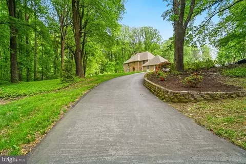 11820 Cedarwood Dr, Dunkirk, MD 20754