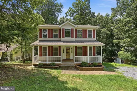 345 Chippewa Ln, Lusby, MD 20657