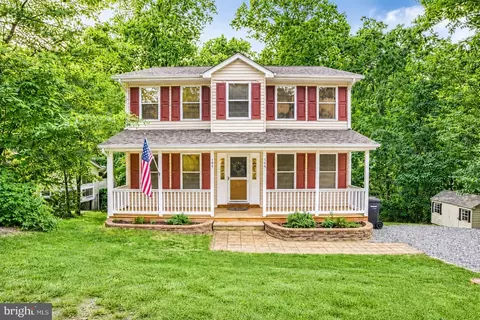 345 Chippewa Ln, Lusby, MD 20657