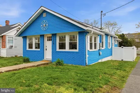 Exterior - 8329 Bayside Rd, Chesapeake Beach, MD 20732 photo 2 of 11
