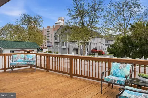 Exterior - 8329 Bayside Rd, Chesapeake Beach, MD 20732 photo 3 of 11