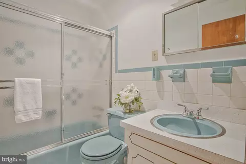 Bath - 10700 Ward Rd, Dunkirk, MD 20754 photo 1 of 3