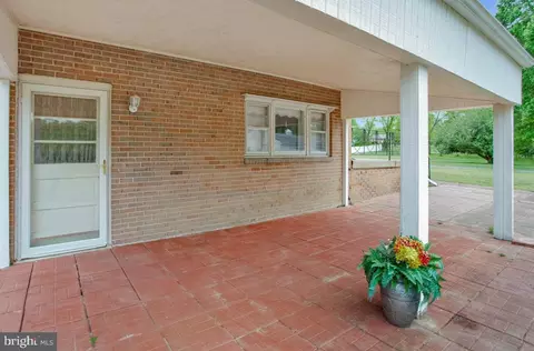 Exterior - 10700 Ward Rd, Dunkirk, MD 20754 photo 2 of 5