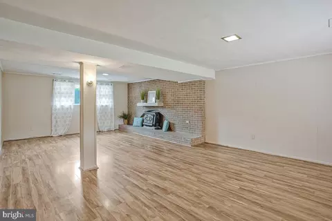 Living - 10700 Ward Rd, Dunkirk, MD 20754 photo 4 of 6