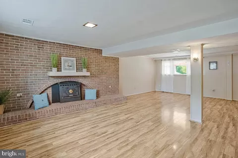 Living - 10700 Ward Rd, Dunkirk, MD 20754 photo 6 of 6