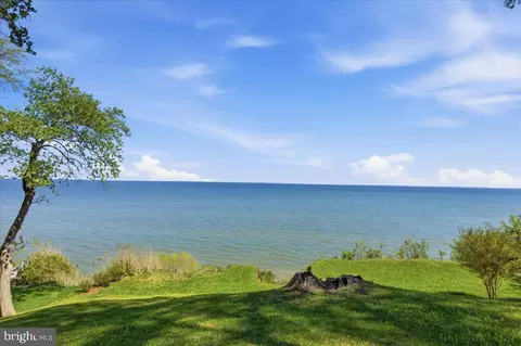 5209 Larchmont Dr, Chesapeake Beach, MD 20732