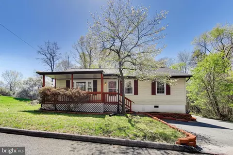11832 Arrowhead Trl, Lusby, MD 20657