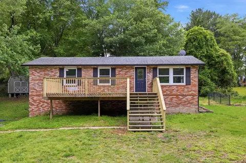 941 Pat Ln, Huntingtown, MD 20639