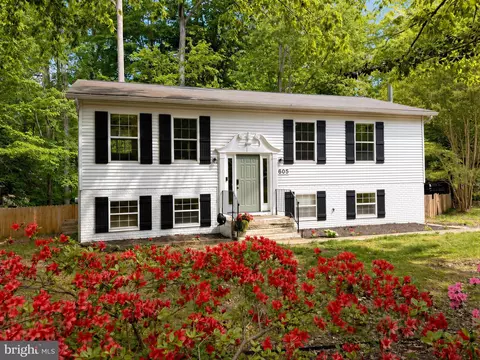 605 Mermaid Ct, Lusby, MD 20657