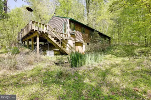 Exterior - 2050 Mccracken Dr, Dunkirk, MD 20754 photo 5 of 12