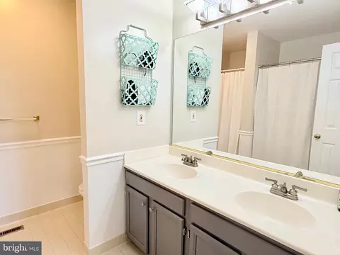 Bath - 14318 Pennington Ct #113, Solomons, MD 20688 photo 3 of 5