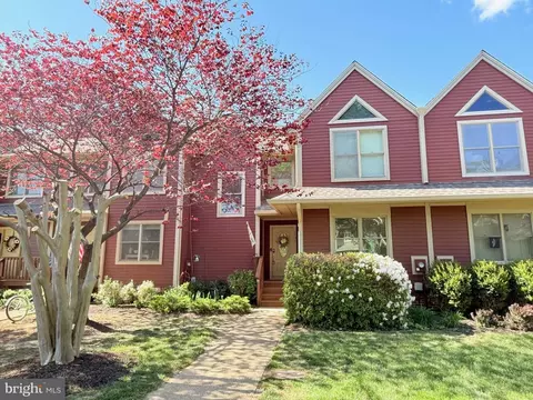 Exterior - 14318 Pennington Ct #113, Solomons, MD 20688 photo 2 of 9
